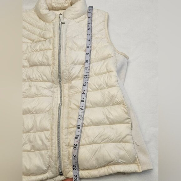 COPY - Gap Puffer Vest. Cream. Size M - Picture 10 of 11